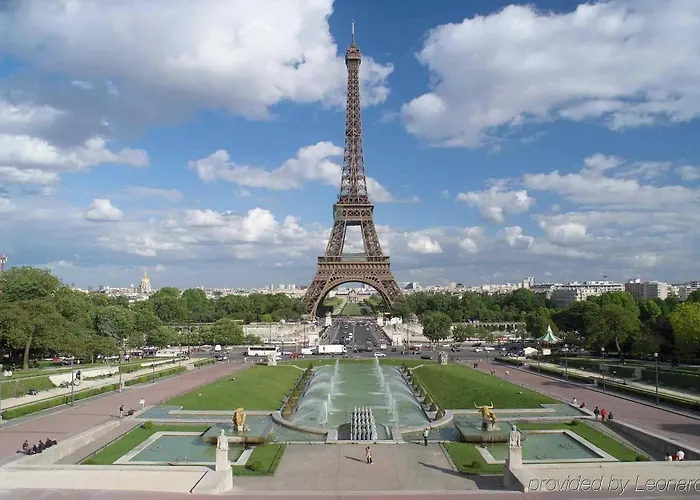 Mercure Tour Eiffel Grenelle Hotel 4*