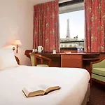 Hotel Mercure Tour Eiffel Grenelle 4*