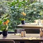 Mercure Tour Eiffel Grenelle Hotel 4*