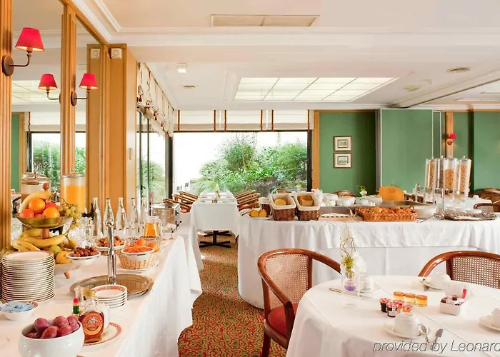 Отель Mercure Tour Eiffel Grenelle 4*