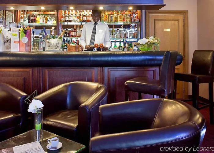 Mercure Tour Eiffel Grenelle Отель Париж