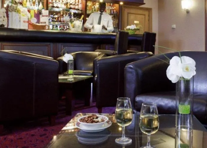 Отель Mercure Tour Eiffel Grenelle 4*