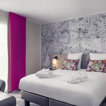 Mercure Tour Eiffel Grenelle Hotel