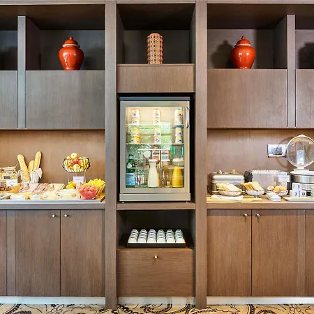 Mercure Tour Eiffel Grenelle Hotel 4*