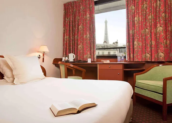Hotel Mercure Tour Eiffel Grenelle 4*