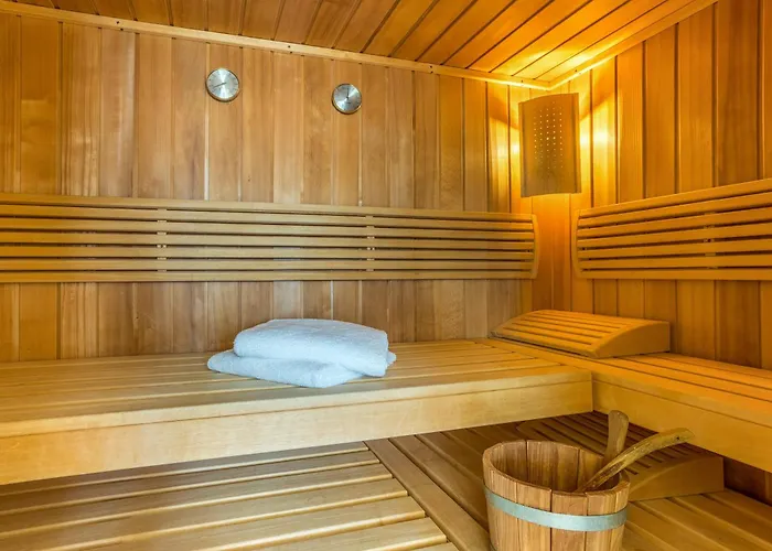 Mercure Tour Eiffel Grenelle Hotel 4*