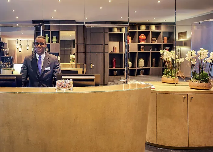 Mercure Tour Eiffel Grenelle Hotel 4*