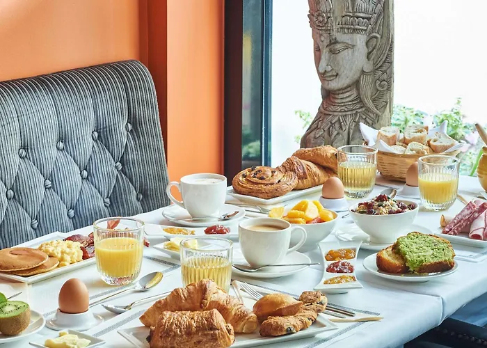 Mercure Tour Eiffel Grenelle Hotel 4*