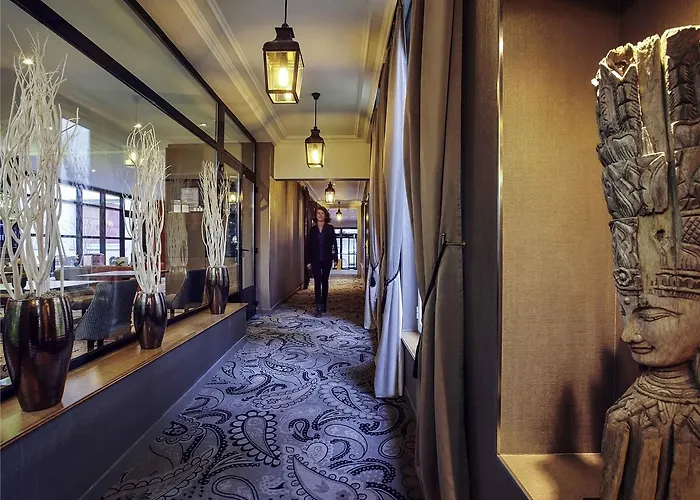 Mercure Tour Eiffel Grenelle Hotel 4*