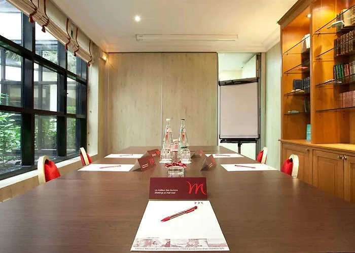 Mercure Tour Eiffel Grenelle Hotel 4*