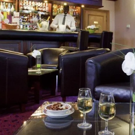 Otel Mercure Tour Eiffel Grenelle 4*